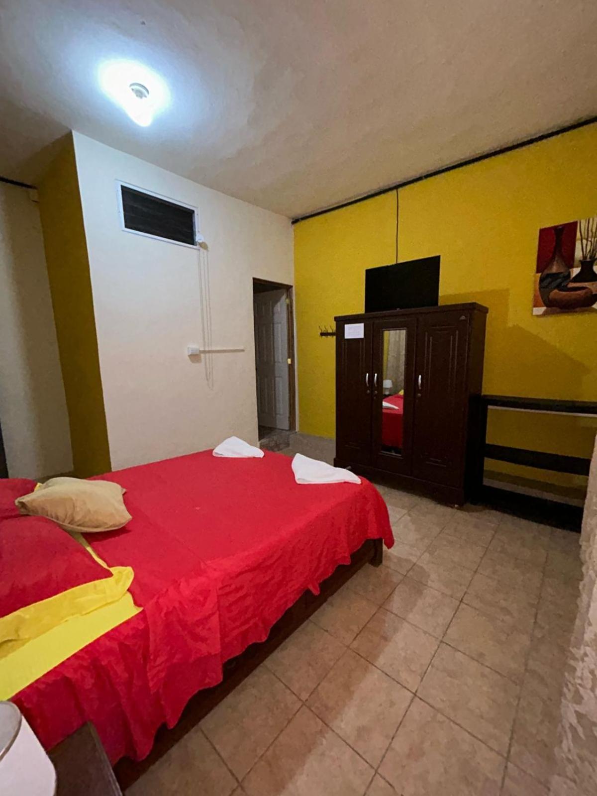 Casa Maya Itza Flores Exterior foto