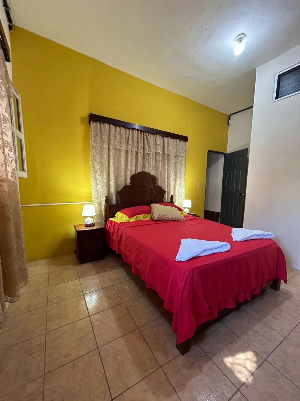Casa Maya Itza Flores Exterior foto