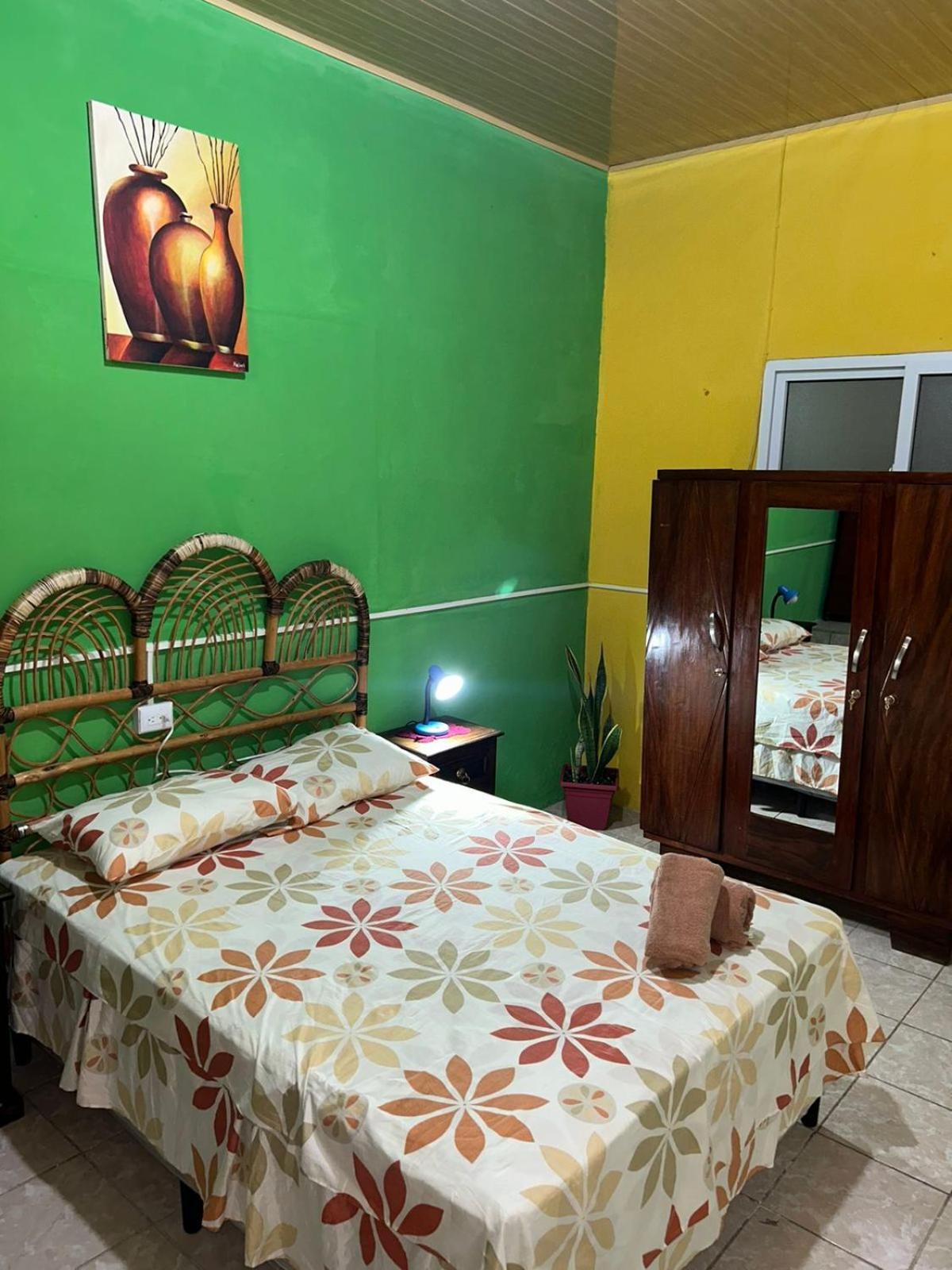 Casa Maya Itza Flores Exterior foto