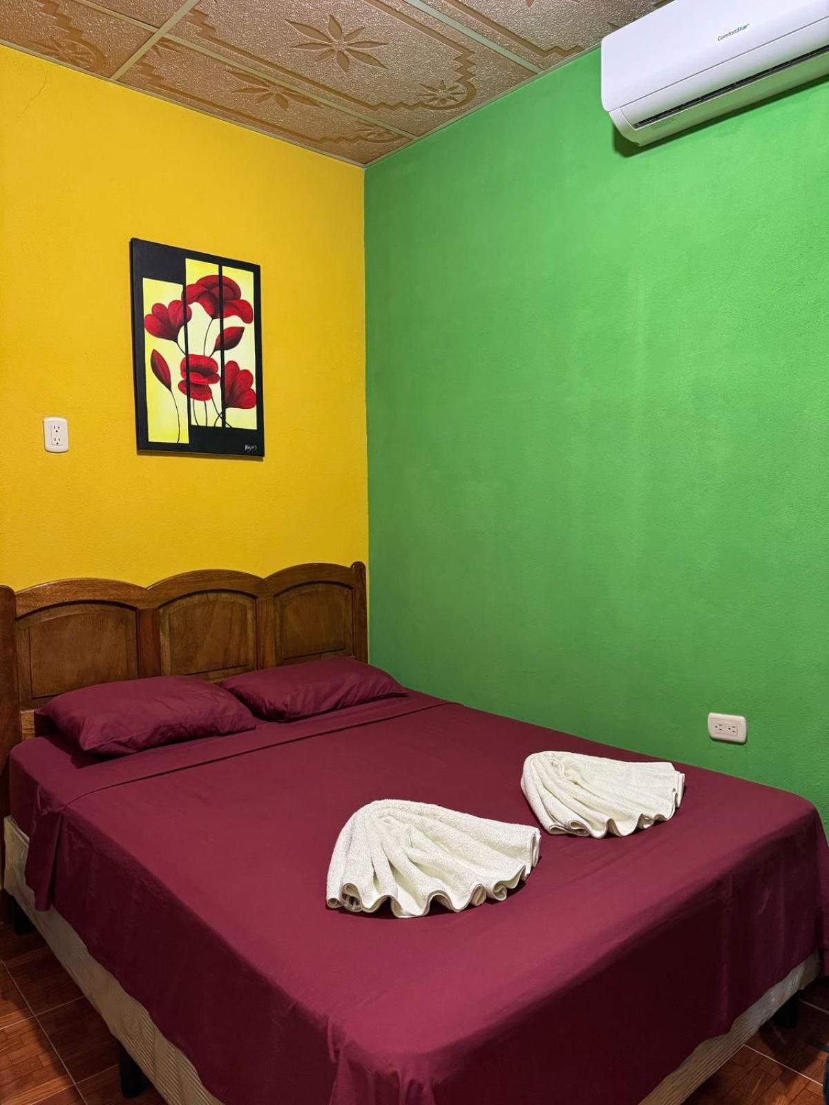 Casa Maya Itza Flores Exterior foto
